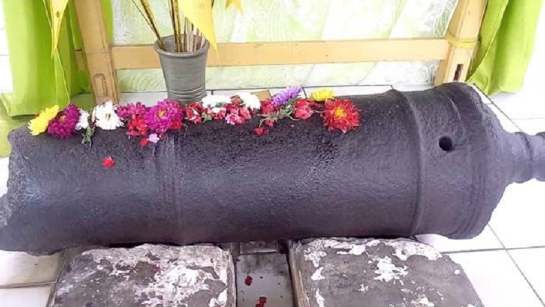 title Peninggalan Kerajaan Deli yang Masih Kokoh hingga Cerita Magis Meriam Puntung Peninggalan Kerajaan Deli yang Masih Kokoh hingga Cerita Magis Meriam Puntung