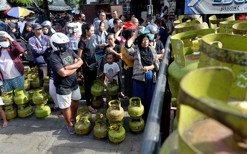 Gas Elpiji 3 Kg Langka, Operasi Pasar Digelar di Sejumlah Titik Kota Denpasar - Bagian 2