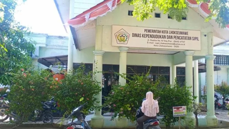 Listrik Bermasalah, Pelayanan di Kantor Dinas Kependudukan Lhokseumawe Terganggu