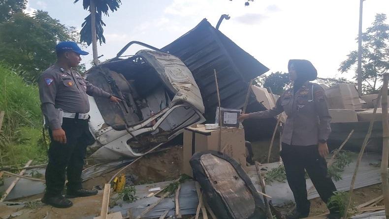 Truk Hantam Mobil Dan Motor Di Magelang, 1 Orang Tewas