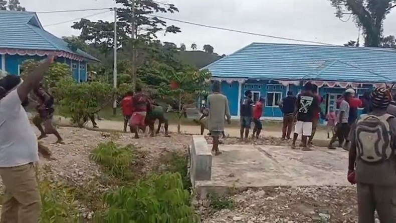 Ricuh Pembagian Dana Desa, 300-an Warga Rusak Kantor DPMK Mamberamo Tengah