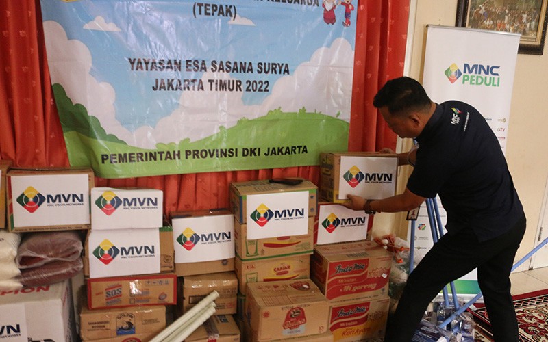 MNC Vision Networks bersama MNC Peduli Bagi-Bagi Sembako - Bagian 3