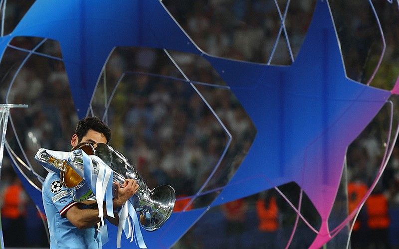 Selebrasi Pemain Manchester City Angkat Trofi Liga Champions 2022/2023 - Bagian 3