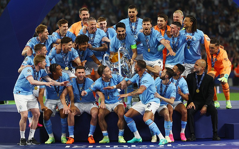 Selebrasi Pemain Manchester City Angkat Trofi Liga Champions 2022/2023 - Bagian 2