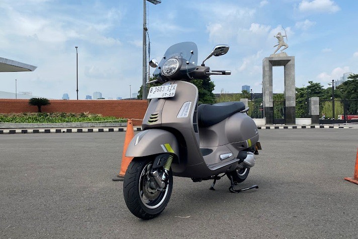 Стекло ветровое Vespa GTS medio