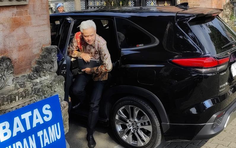 Ganjar Pranowo Mendadak Diundang Jokowi ke Istana Negara, Ada Apa?