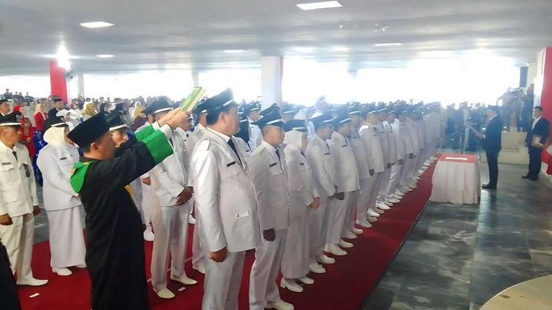 title 67 Kades di Kolaka Utara Dilantik, Pj Bupati Ingatkan Dana Desa Jangan Dikorupsi 67 Kades di Kolaka Utara Dilantik, Pj Bupati Ingatkan Dana Desa Jangan Dikorupsi
