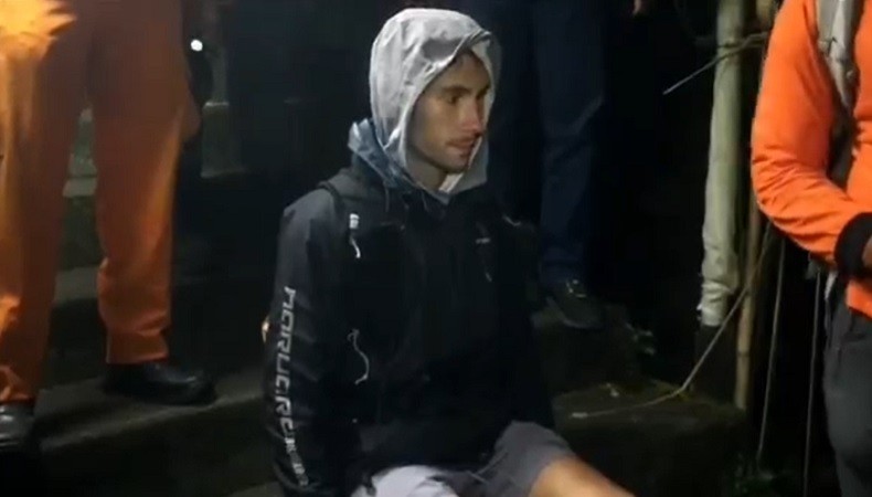 title Pria Bule Tersesat di Gunung Agung Bali, Nekat Mendaki Tanpa Pemandu Pria Bule Tersesat di Gunung Agung Bali, Nekat Mendaki Tanpa Pemandu