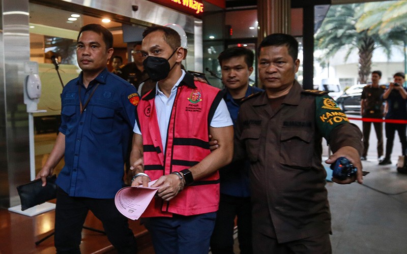 Tersangka Baru Korupsi BTS Kominfo, Petinggi Kadin Ditahan Kejaksaan - Bagian 1