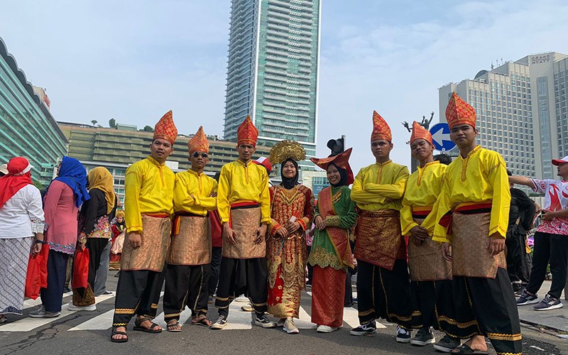 Anak Muda Profesional di Rantau Merawat Kesenian Tradisi Randai Minangkabau - Bagian 1