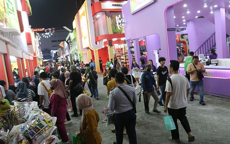 Suasana Hari Pertama Pekan Raya Jakarta 2023 - Bagian 2