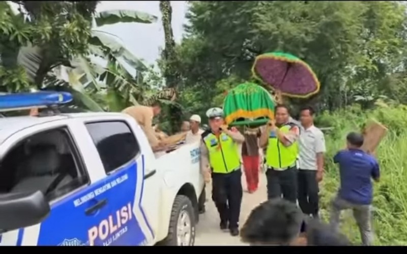 3 Polisi yang Angkat Keranda dan Bantu ODGJ akan Dapat Penghargaan