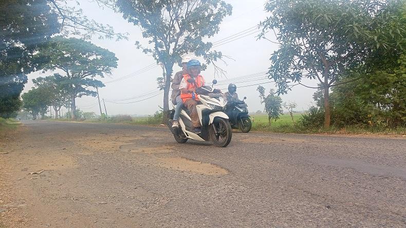 Jalur Jatiwangi-Ligung Majalengka Banyak Berlubang, Sering Dilintasi Mobil Besar