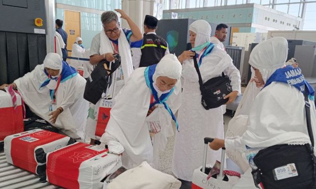 title Tersisa 4 Kloter, 95 Persen Calhaj asal Jatim Telah Berada di Tanah Suci Tersisa 4 Kloter, 95 Persen Calhaj asal Jatim Telah Berada di Tanah Suci