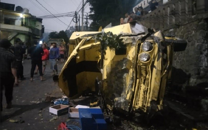 Sopir Truk Penyebab Kecelakaan Maut di Jalur Menurun Klemuk Ditetapkan Tersangka