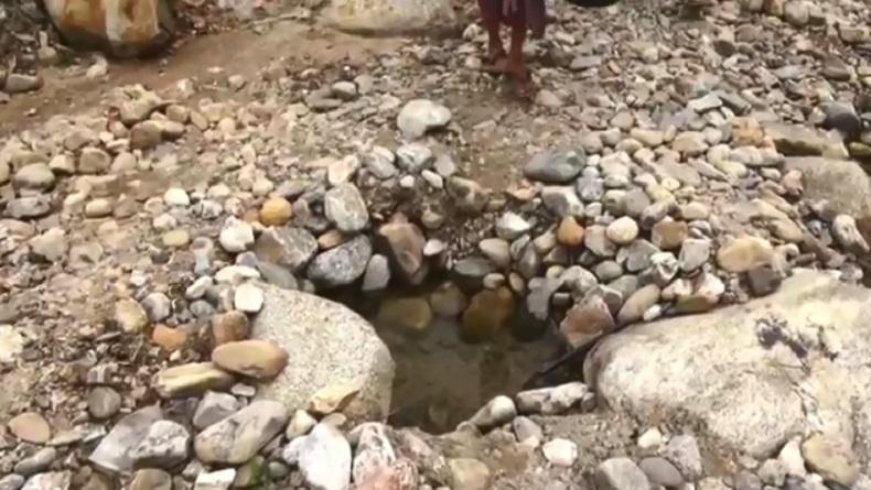 Sungai Mengering, Warga Madina Buat Sumur Zam Zam agar Dapat Air Bersih