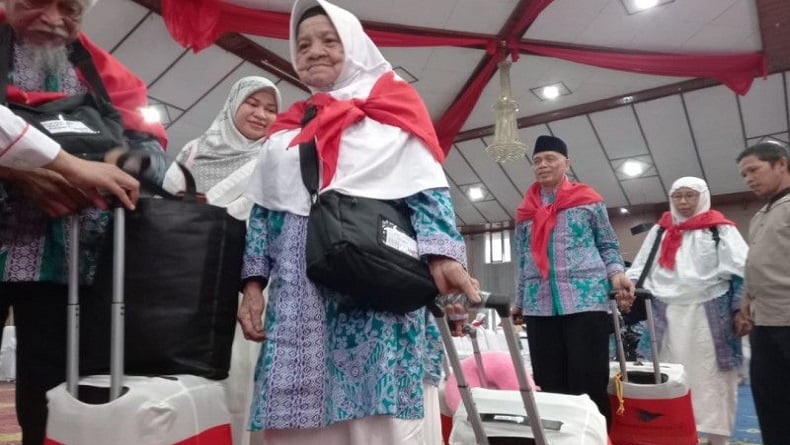 Kisah Inspiratif Nenek Jima Naik Haji di Usia Seabad, Ini Rahasia Bugarnya