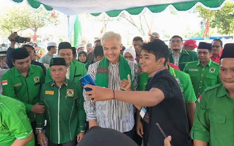 Ganjar Pranowo Tiba di Kantor DPW PPP NTB Disambut Lantunan Salawat