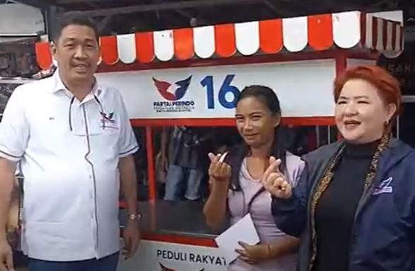 Partai Perindo Bagikan Gerobak Gratis dan Modal Usaha ke Pedagang di Manado