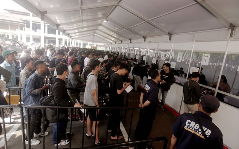 Suasana Penukaran Tiket FIFA Matchday Timnas Indonesia vs Argentina Minggu Siang - Bagian 2