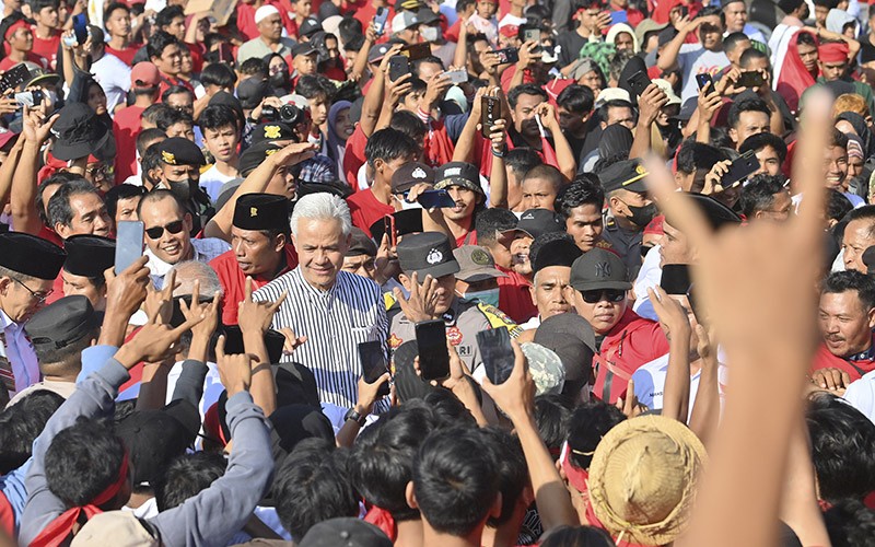 Ganjar Pranowo Disambut Ribuan Warga Lombok Timur NTB - Bagian 1