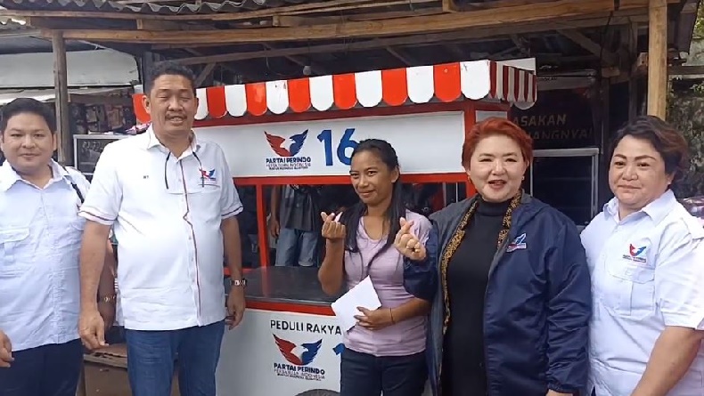 title Pedagang Kecil di Manado Senang Dapat Gerobak Partai Perindo dan Modal Usaha Pedagang Kecil di Manado Senang Dapat Gerobak Partai Perindo dan Modal Usaha