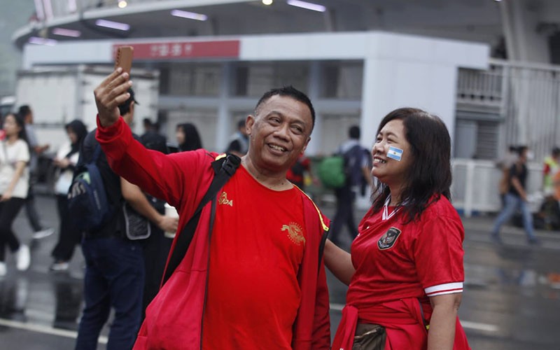 Suporter Argentina Setia Bawa Poster Messi meski Sang Bintang Tak Datang - Bagian 5