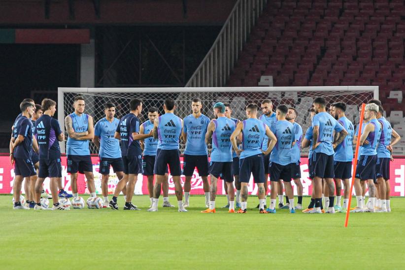 Stadion GBK jadi Tempat Latihan Timnas Argentina, Rumputnya Dipuji Scaloni - Bagian 2