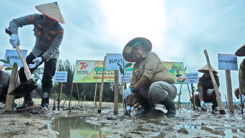 HUT ke-77 Bhayangkara, 4000 Pohon Ditanam di Lahan Eks Tambang Bangka Barat