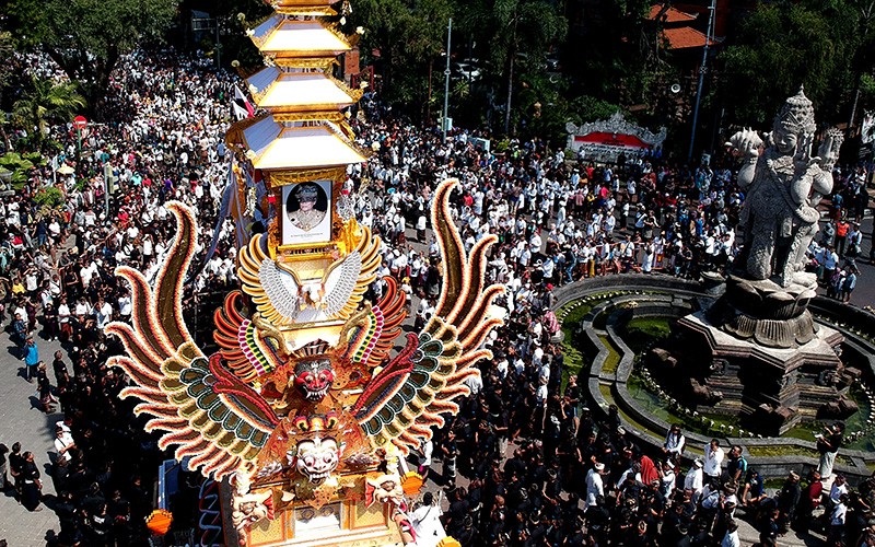 Puncak Upacara Pelebon Raja Denpasar IX Disaksikan Ribuan Warga dan Wisatawan - Bagian 2