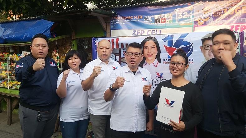 Bantu UMKM Naik Kelas, Partai Perindo Rajin Bagikan Gerobak untuk Pedagang