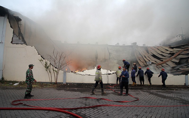 Pabrik Busa Kasur di Sidoarjo Ludes Terbakar - Bagian 2
