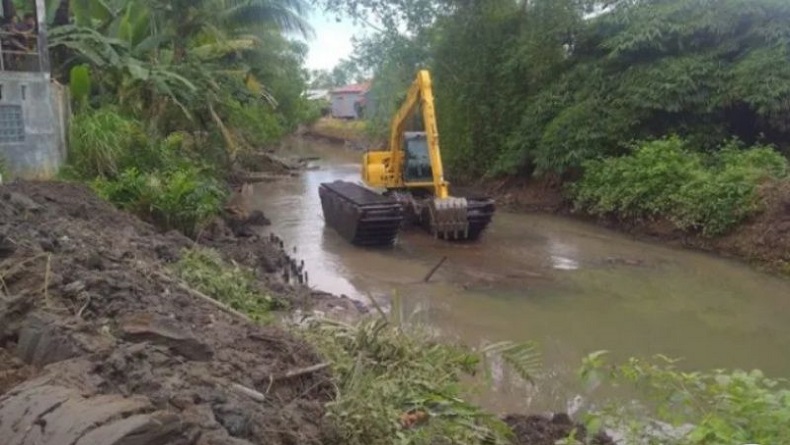 Antisipasi Banjir Sungai Paring Kotabaru Sepanjang Meter Dikeruk