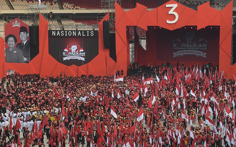 100 Ribu Kader dan Relawan PDI Perjuangan Merahkan Stadion GBK - Bagian 5