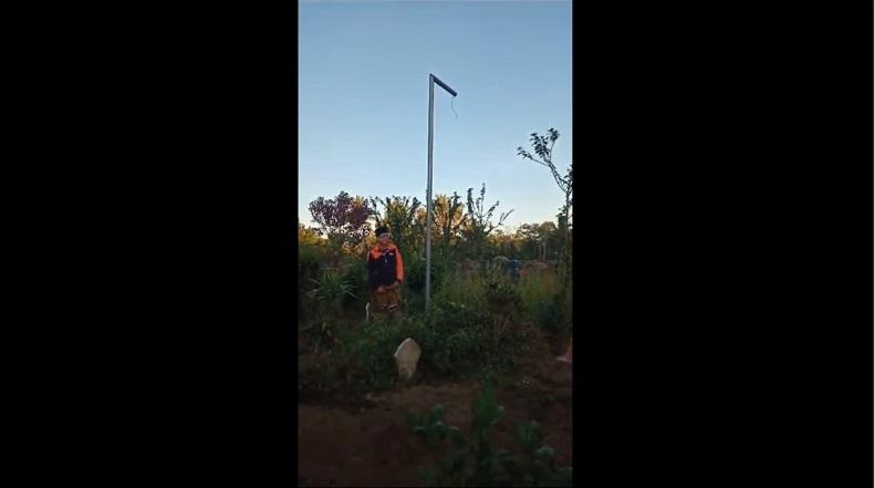 Viral Tiang Lampu Kuburan di Bondowoso Gerak Sendiri, Warga Gempar