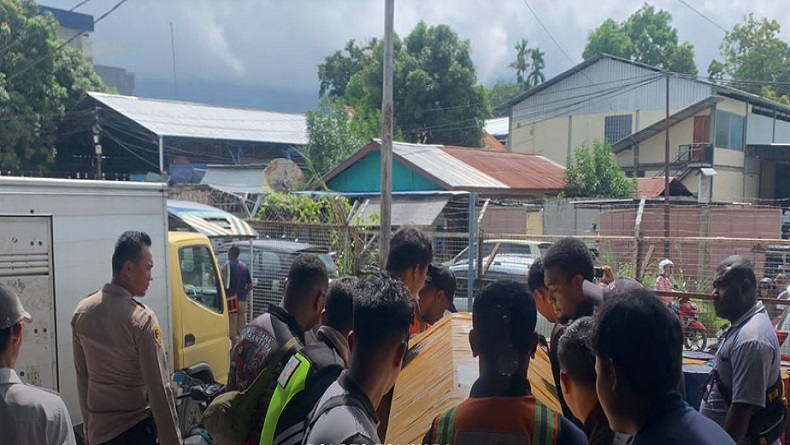 Jenazah Anggota Polres Tolikara Tewas Diduga Ditusuk OTK Usai Kecelakaan Dimakamkan di Lampung