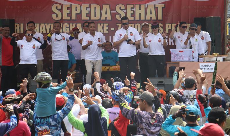 Hari Bhayangkara ke-77, Ribuan Peserta Antusias Ikuti Sepeda Sehat Berhadiah 2 Kambing