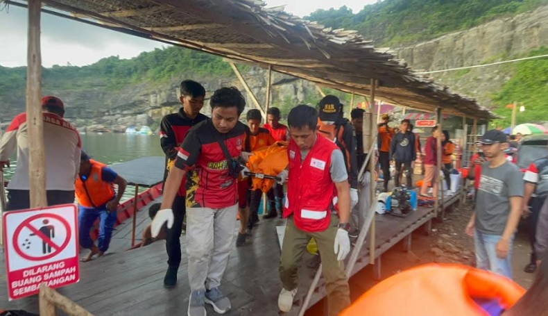 title Bocah 11 Tahun di Tenggarong Tewas Tenggelam di Objek Wisata Bekas Galian Tambang Bocah 11 Tahun di Tenggarong Tewas Tenggelam di Objek Wisata Bekas Galian Tambang