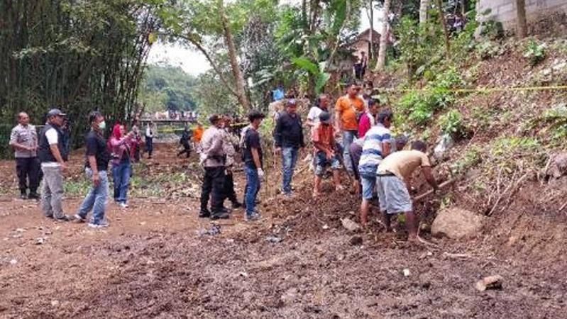 Pelaku Ngaku Bunuh 7 Bayi, Polresta Banyumas Kembali Gali Lokasi Temuan 4 Kerangka