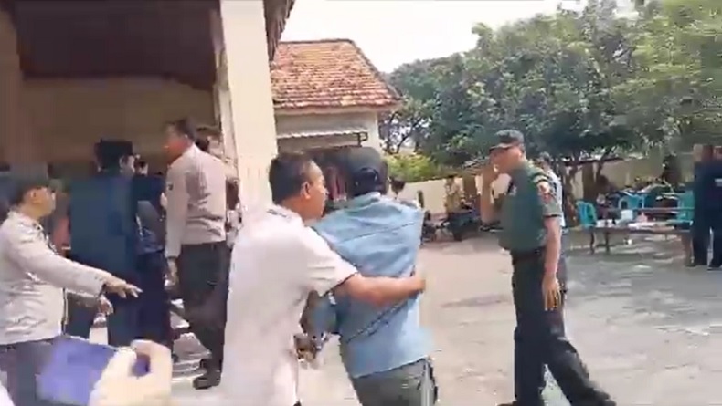 Ricuh Rapat Tahapan Pemilihan Kepala Desa di Bangkalan Diawali Interupsi Peserta