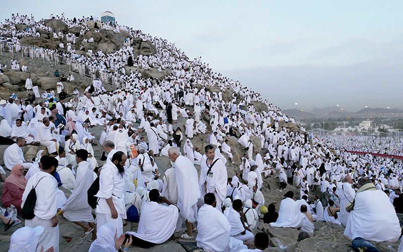 Puncak Haji 1444 H, Jutaan Jemaah Laksanakan Wukuf Berkumpul di Arafah - Bagian 2