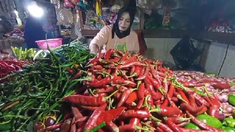 Harga Cabai Merah Tanjung di Cimahi Meroket, Tembus Rp100.000 per Kilogram