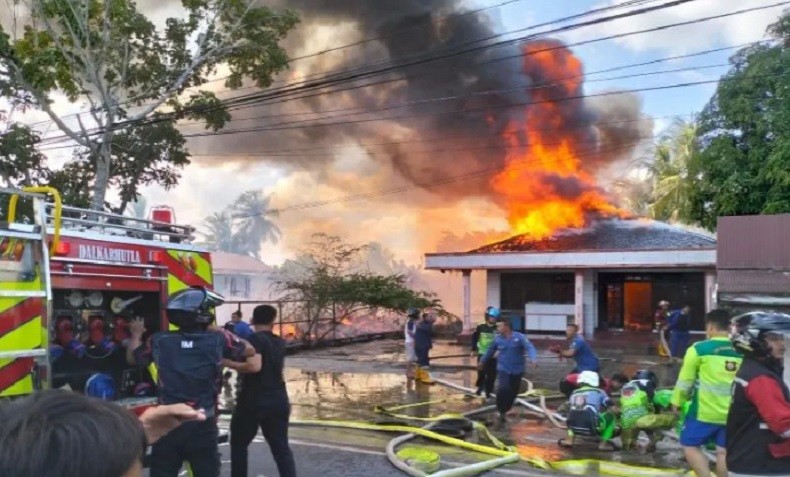 Kebakaran di Kuala Kapuas, Barak 10 Pintu Ludes Dilalap Api