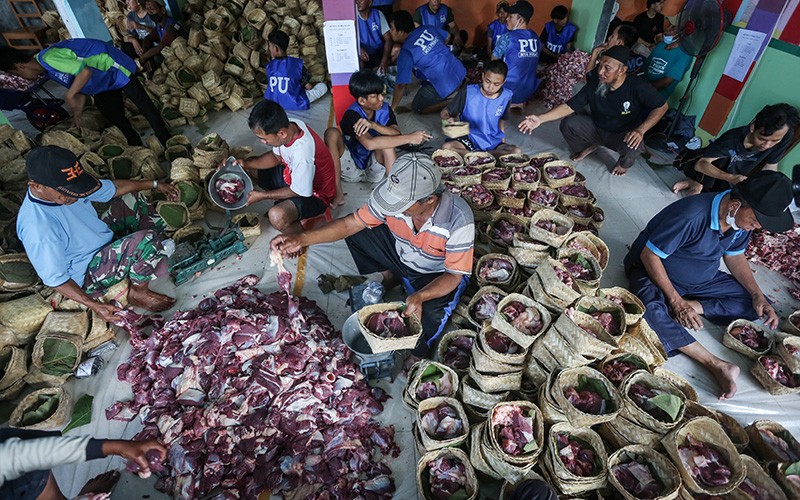 MTA Solo Sembelih 116 Ekor Sapi dan 840 Kambing - Bagian 1