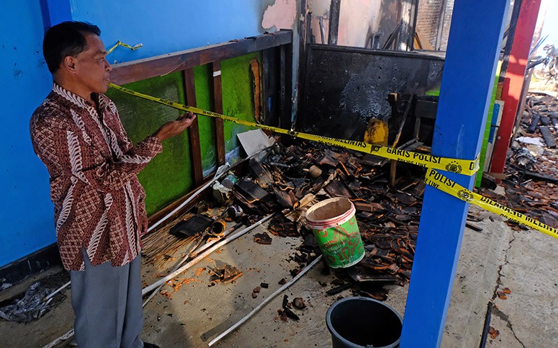 Bangunan Sekolah SMP Hangus Dibakar Murid di Temanggung, Polisi Selidiki Motif - Bagian 1