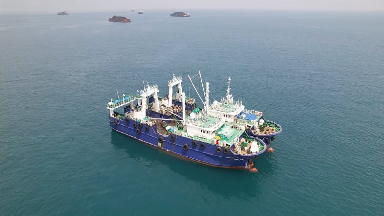 Kapal 870 GT Berbendera Rusia Berlabuh di Palabuhanratu Sukabumi, Warga: Misterius