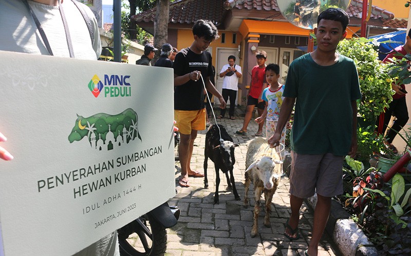 MNC Peduli Salurkan Hewan Kurban untuk Masyarakat yang Membutuhkan - Bagian 3