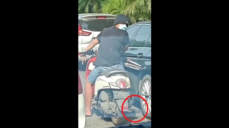 Viral Pria Bersandal Paku Kempiskan Ban Mobil di Surabaya Ditangkap, Beraksi di 2 TKP