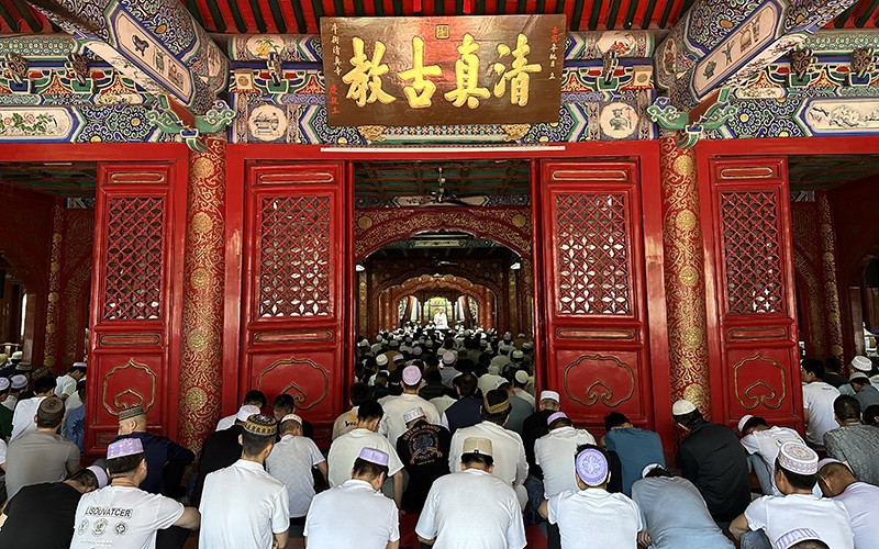 Otoritas China Wajibkan Semua Masjid Kibarkan Bendera Nasional - Bagian 2