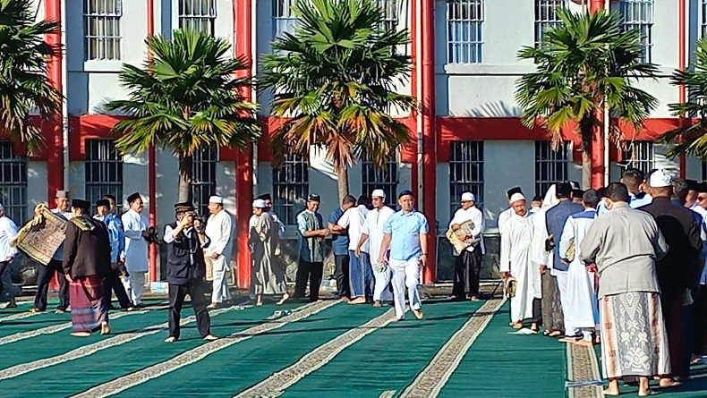 title 310 Napi Lapas Sukamiskin Bandung Dapat Remisi HUT RI, 2 Koruptor Langsung Bebas 310 Napi Lapas Sukamiskin Bandung Dapat Remisi HUT RI, 2 Koruptor Langsung Bebas